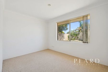 “Spacious 4x2 Family Gem in the Heart of Currambine” - Photo 4