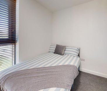 1 bedroom in a house share to rent - Photo 4