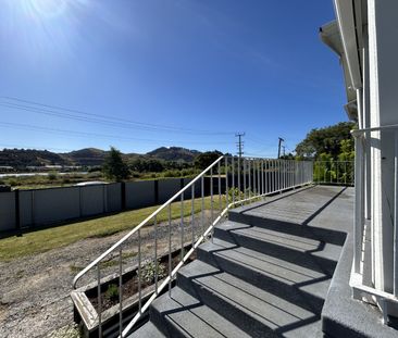 Riverside Retreat: 2-Bedroom Home with Stunning Views - Huntly - Photo 1