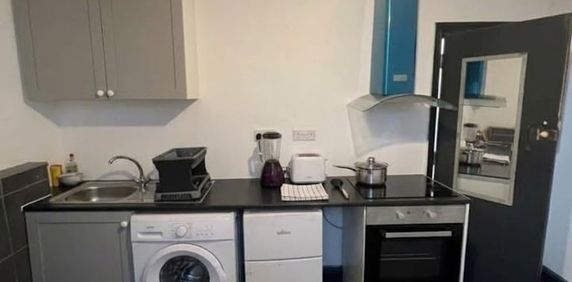 1 Bed Flat, High Road, NW10 - Photo 2