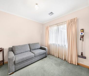 2/10 Raynes Park Road, HAMPTON, VIC - Photo 3