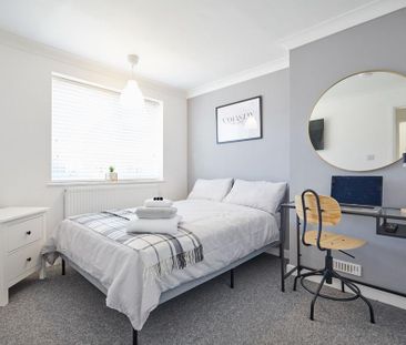 5 bedroom terraced house to rent - Photo 3