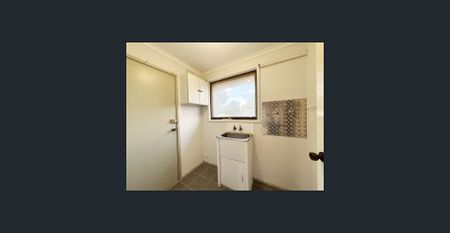 5 minutes walk to Craigieburn station!! - Photo 4