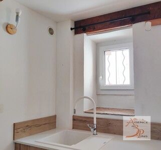 Location Maison 2 pièces 38m² COLLOBRIERES 83610 - Photo 3