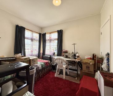 Stunning 4 Bedroom in Ebdentown - Photo 2