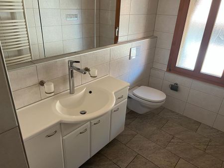 Gemütliche 2.5-Zimmer-Wohnung in Gümmenen zu vermieten - Foto 3