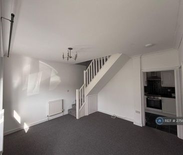 2 bedroom end of terrace house to rent - Photo 1