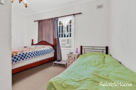Appealing 3 Bedroom Family Home. - Photo 4
