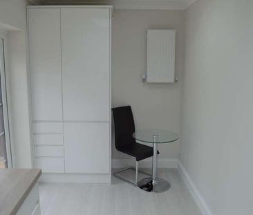 New North Road Ilford, IG6 - Photo 5