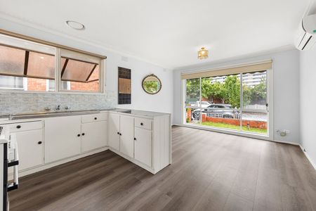 16 Crown Street, Flemington VIC 3031 - Photo 2