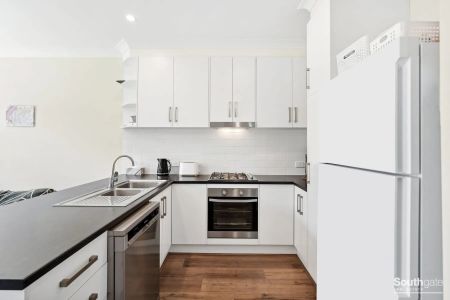 Woodcroft - Photo 2