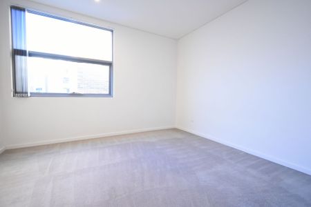 "Industry" Newtown One Bedroom + Huge Size Private Roof Top - Photo 5