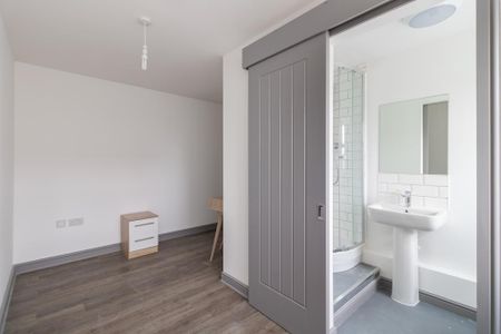 1 bedroom flat to rent - Photo 2