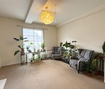 3 bedroom flat to rent - Photo 3