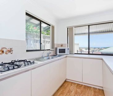 Coastal Comfort in Hillarys - Photo 6