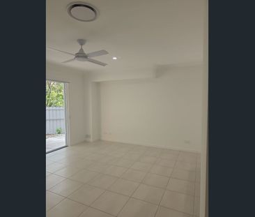 ***BRAND NEW*** 4 BEDROOM TOWNHOUSE AVAILABLE NOW - Photo 2