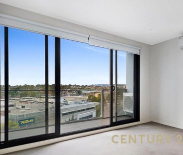 Stylish 1-Bed in Prime Location - Photo 6