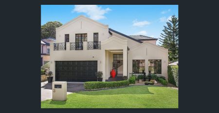 Luxury Family Residence in a Peaceful Cul-de-Sac - Photo 3