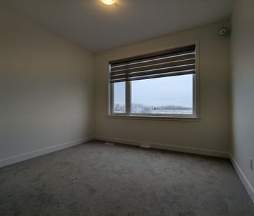 For Lease - 332 Monticello Avenue, Kanata, Ontario - Photo 3