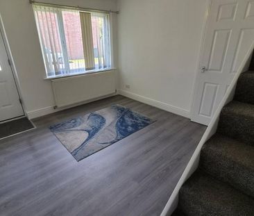 1 bedroom semi-detached house to rent - Photo 2