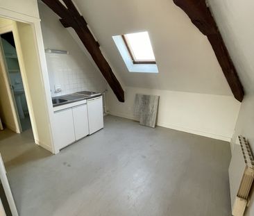 Location Appartement 2 pièces 43m² SABLE SUR SARTHE 72300 - Photo 4