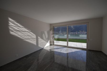 MODERNO E SPAZIOSO CON AMPIO GIARDINO - Foto 4