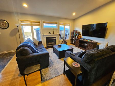 For Lease - 2404 Asima Drive, London South, Ontario - Photo 2