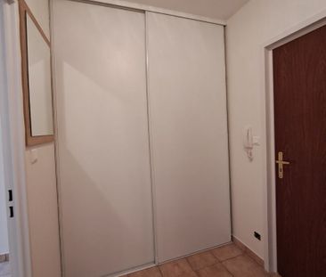 T2 Rénové – Quartier Toison d’Or – Balcon – Garage - Photo 1