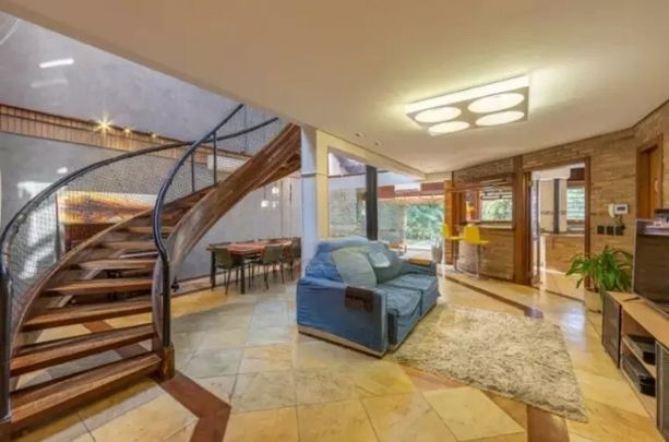 Casa com 4 quartos e 269m² para alugar em Vila Jardim, Porto Alegre. - Foto 1