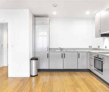 Coral Apartments, Salton Square, London, E14 7GL - Photo 5