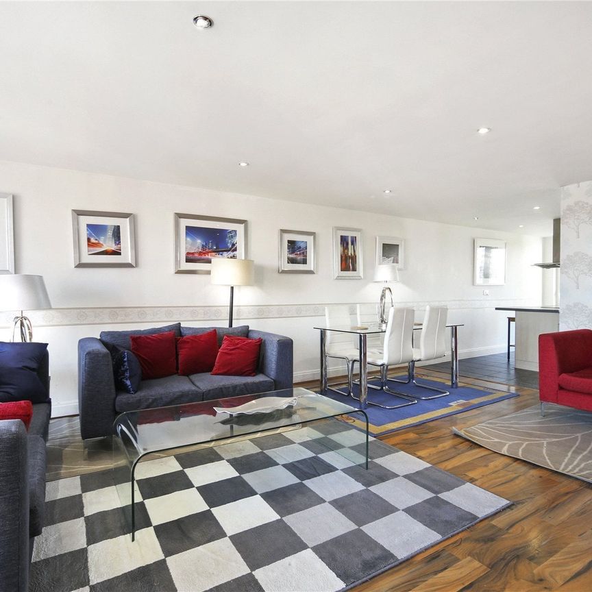 Holland Gardens, Brentford, London, TW8 flat to rent - Photo 1