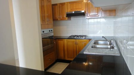 “3 BEDROOM in HURSTVILLE CBD” - Photo 5