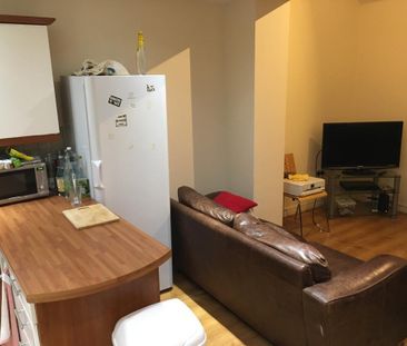 6 bedroom terraced house to rent - Photo 1