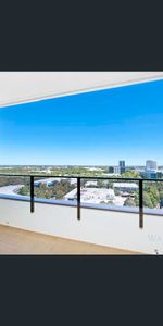 One Bedroom Apartment Australia Towers - Photo 4
