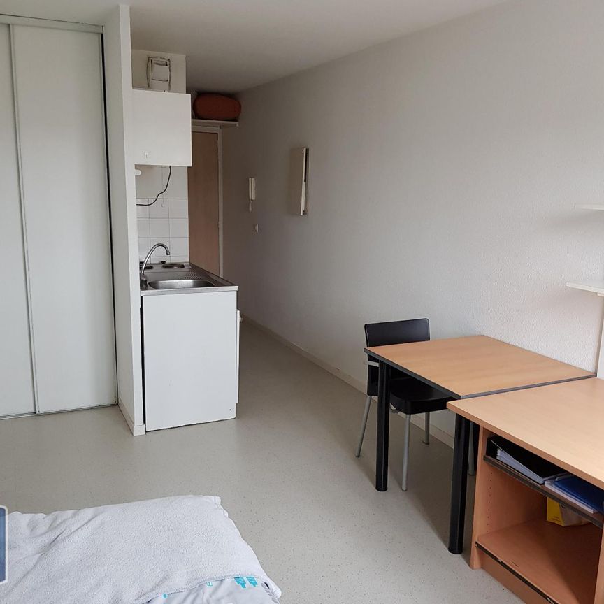 Location Appartement 1 pièce 19m² ST ETIENNE 42100 - Photo 1
