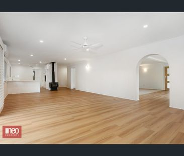 Renovated Family Home With Pool - Photo 2