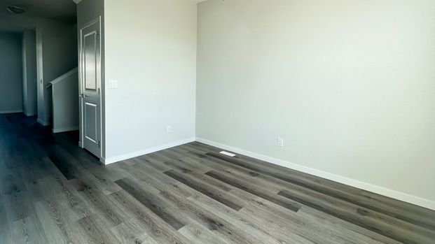 Brand New 3 Bed Duplex For Rent In Chestermere - Photo 1