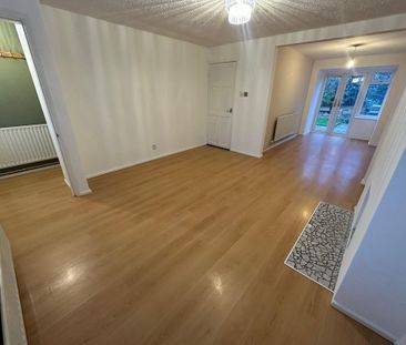 3 bedroom semi-detached house to rent - Photo 3