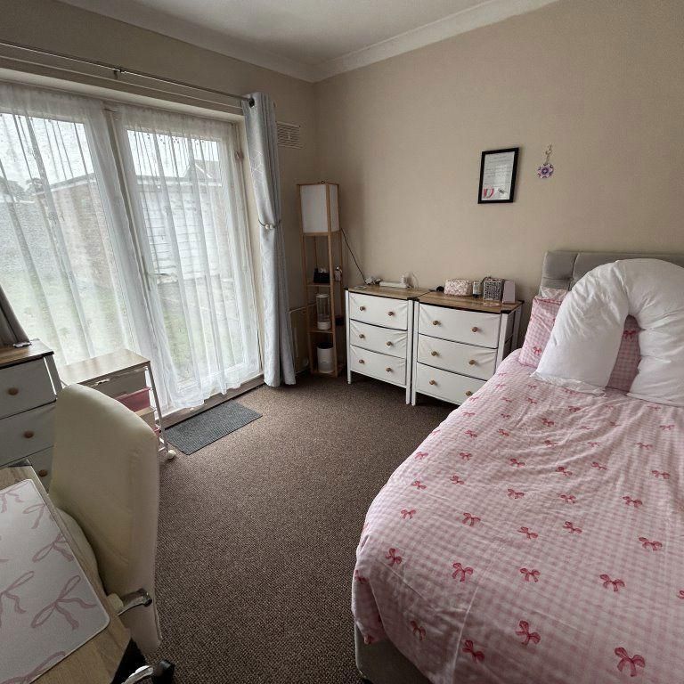 2 bedroom bungalow to rent - Photo 1