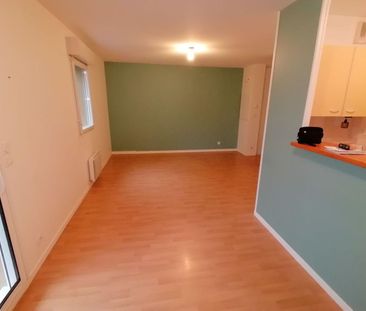 A louer à NOYAL-CHATILLON SUR SEICHE- RUE DU GUE: appartement T3 (c... - Photo 2