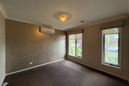 66 Gregson Grove, Lyndhurst VIC - Photo 3