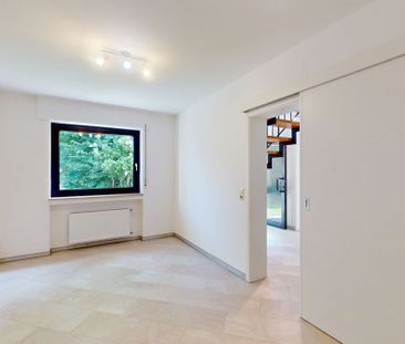 Idyllisch gelegene Gartenwohnung mit Terrasse und separatem Eingang! - Photo 2