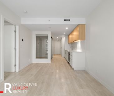 Condo in Surrey, BC - Photo 4