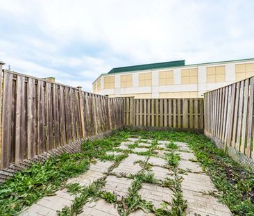 For Lease - 3356 Redpath Circle, Mississauga, Ontario - Photo 6