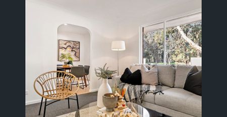 Attractive, Spacious and Well-Maintained 4 Bedroom House! - Photo 3