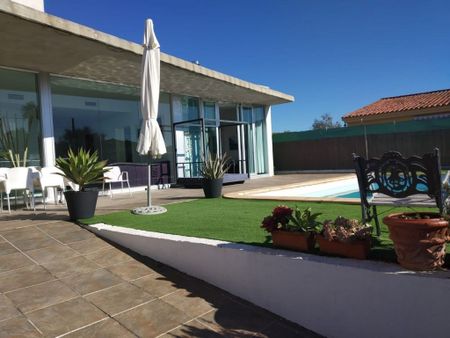 Luxury 4 room Detached House for rent in Valencina de la Concepción, Spain - Photo 4