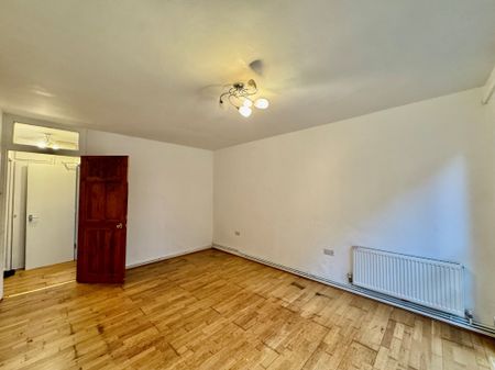 Keevil Drive, . - Photo 4