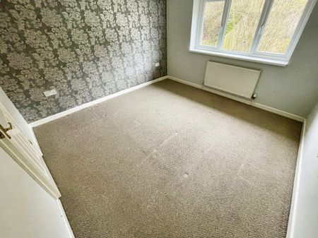 Hawthorn Glade, Blaina, Abertillery - Photo 4