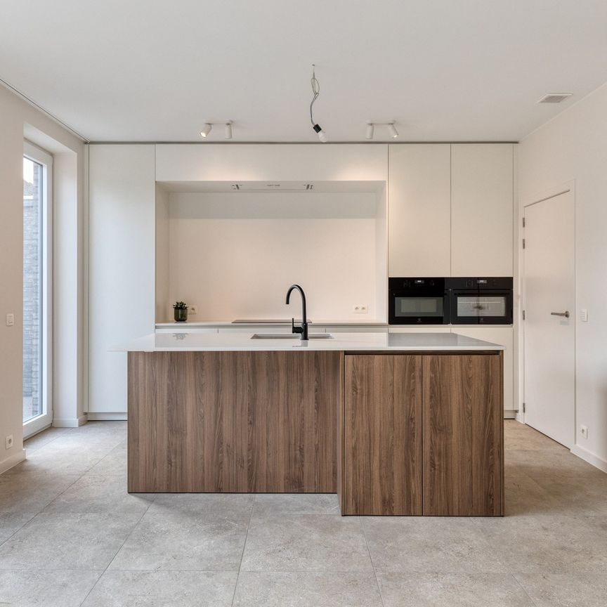 Instapklare nieuwbouwwoning te huur in het centrum van Beveren - Photo 1