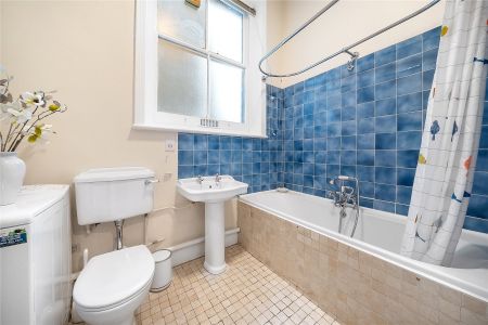 Coleherne Mansions, 228-230 Old Brompton Road, London, SW5 flat to rent - Photo 2